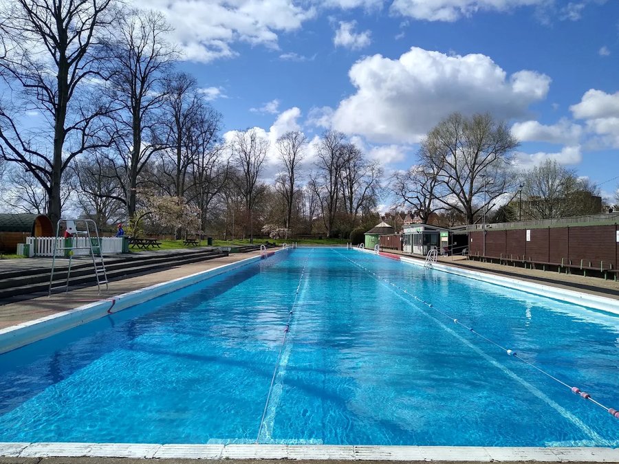 Jesus Green Lido outdoor swimming pool